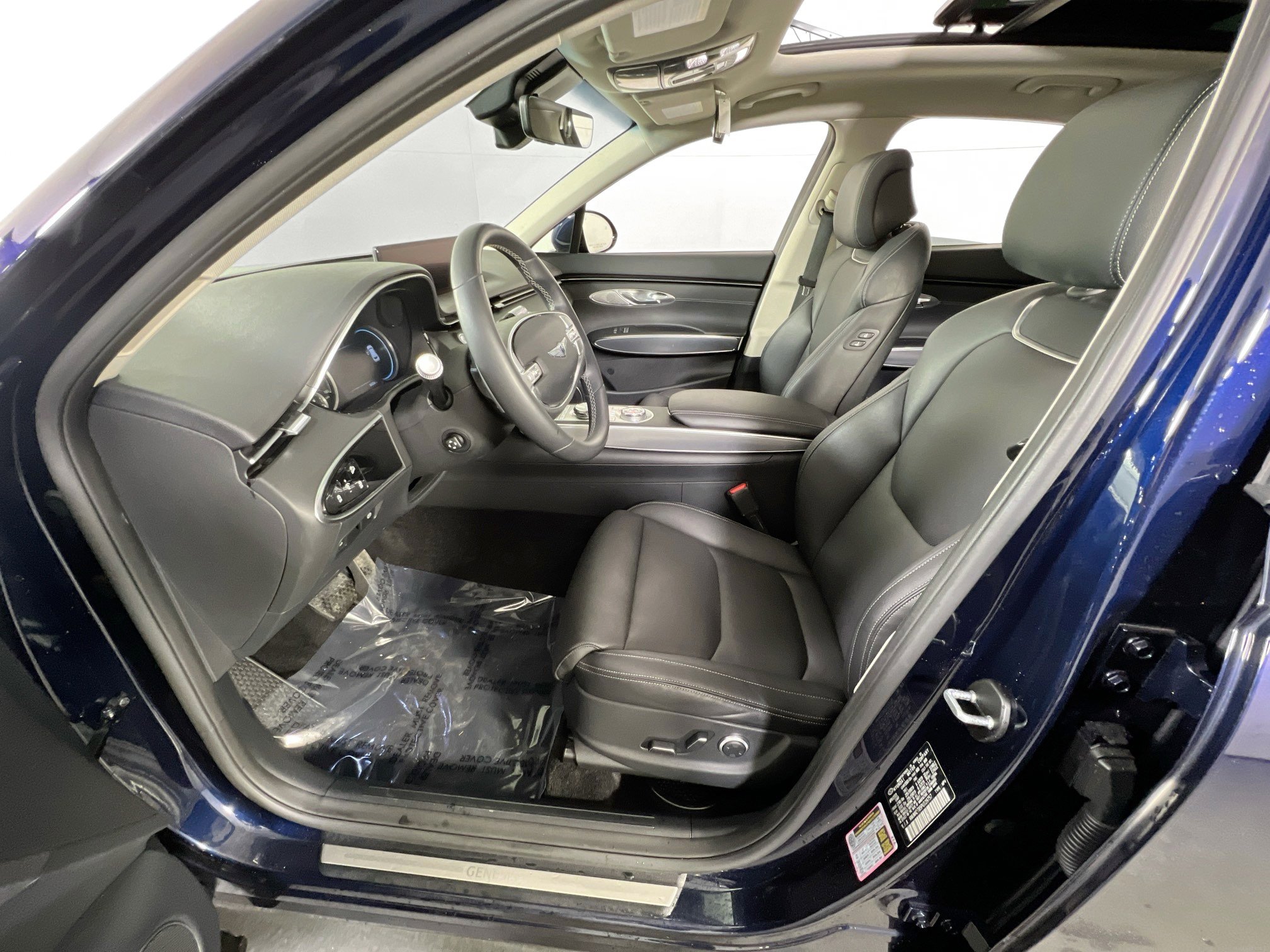 Used 2023 Genesis GV70 2.5T w/ Select Package image 21