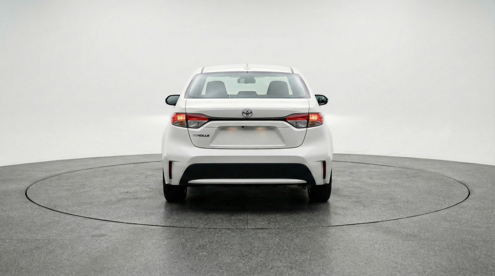 Used 2025 Toyota Corolla LE image 7