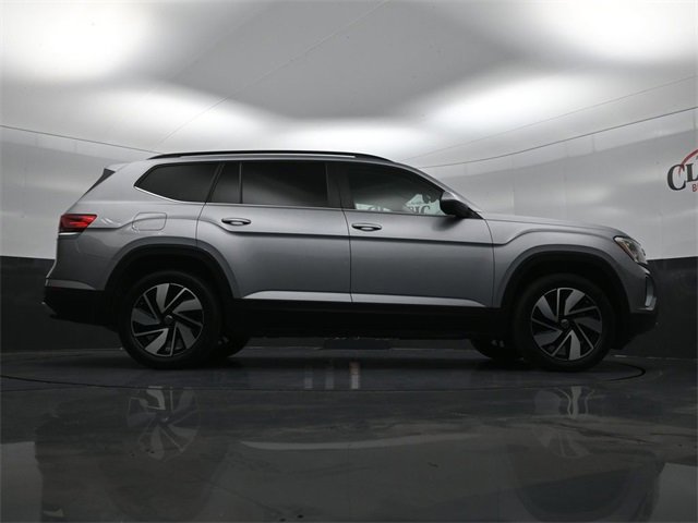 Used 2025 Volkswagen Atlas SE image 27