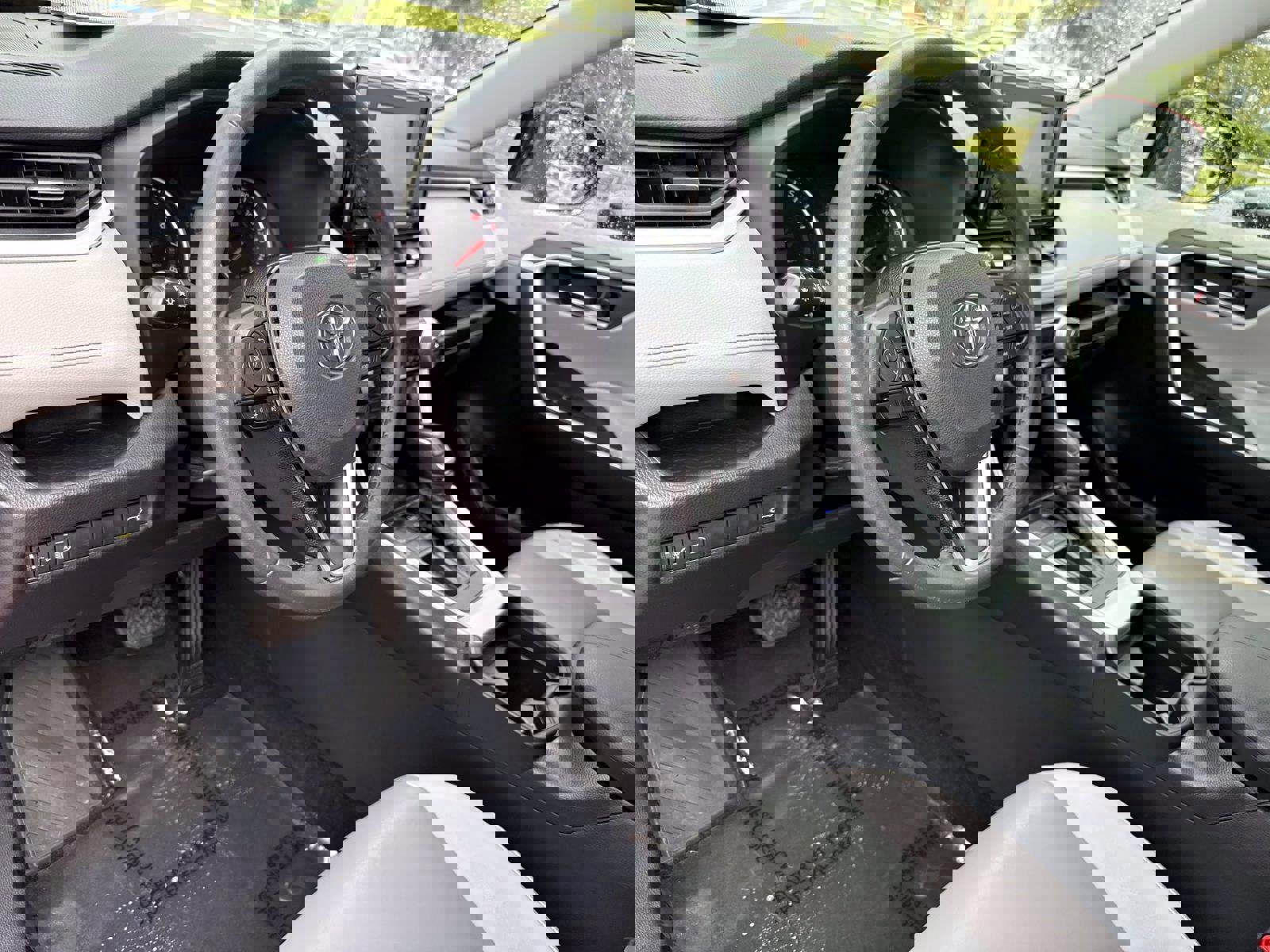 Used 2021 Toyota RAV4 XLE Premium image 21