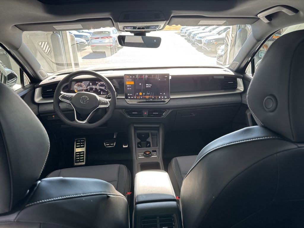 New 2026 Volkswagen Tiguan SE R-Line AWD/4WD image 17
