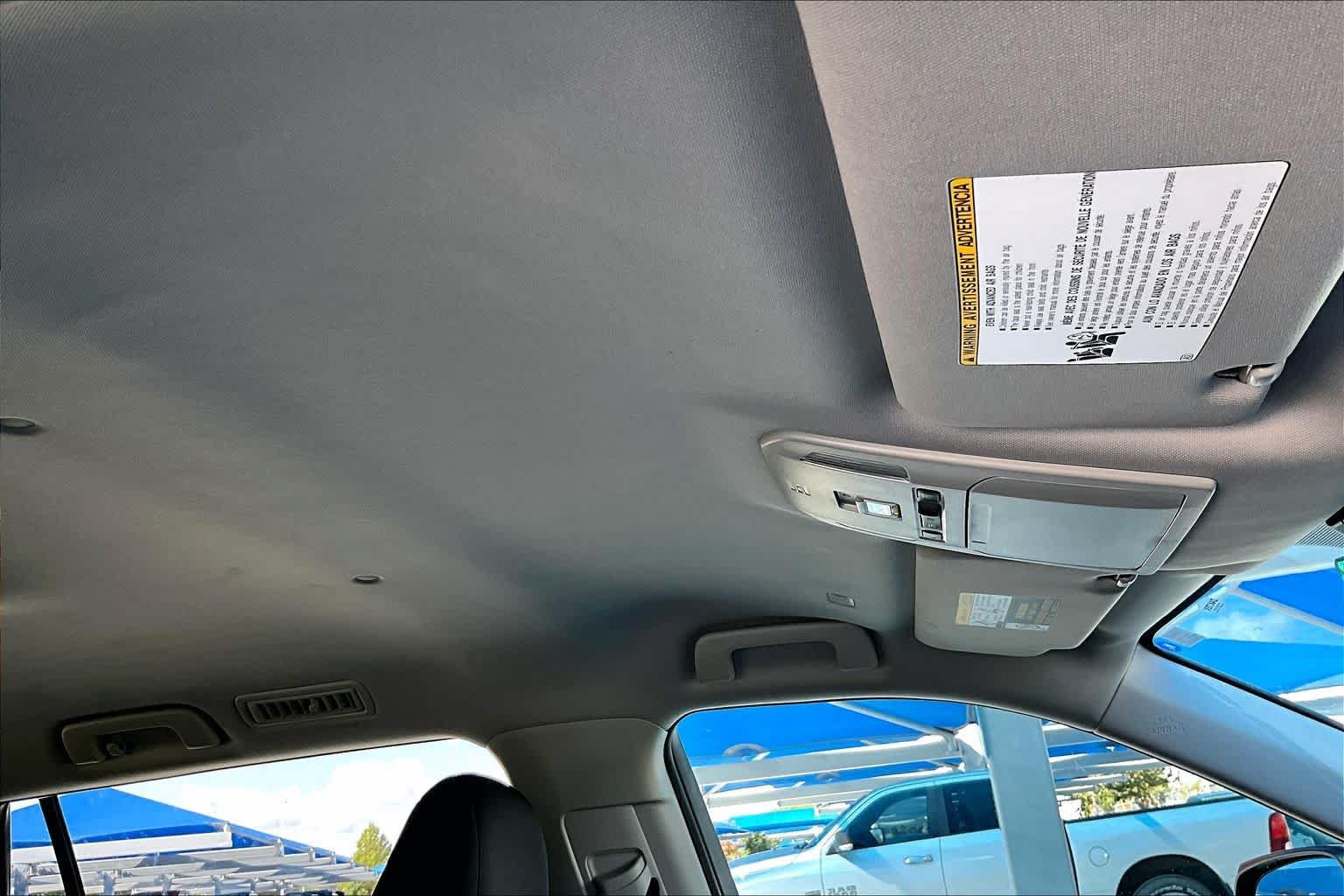 Used 2022 Toyota Highlander LE FWD image 13