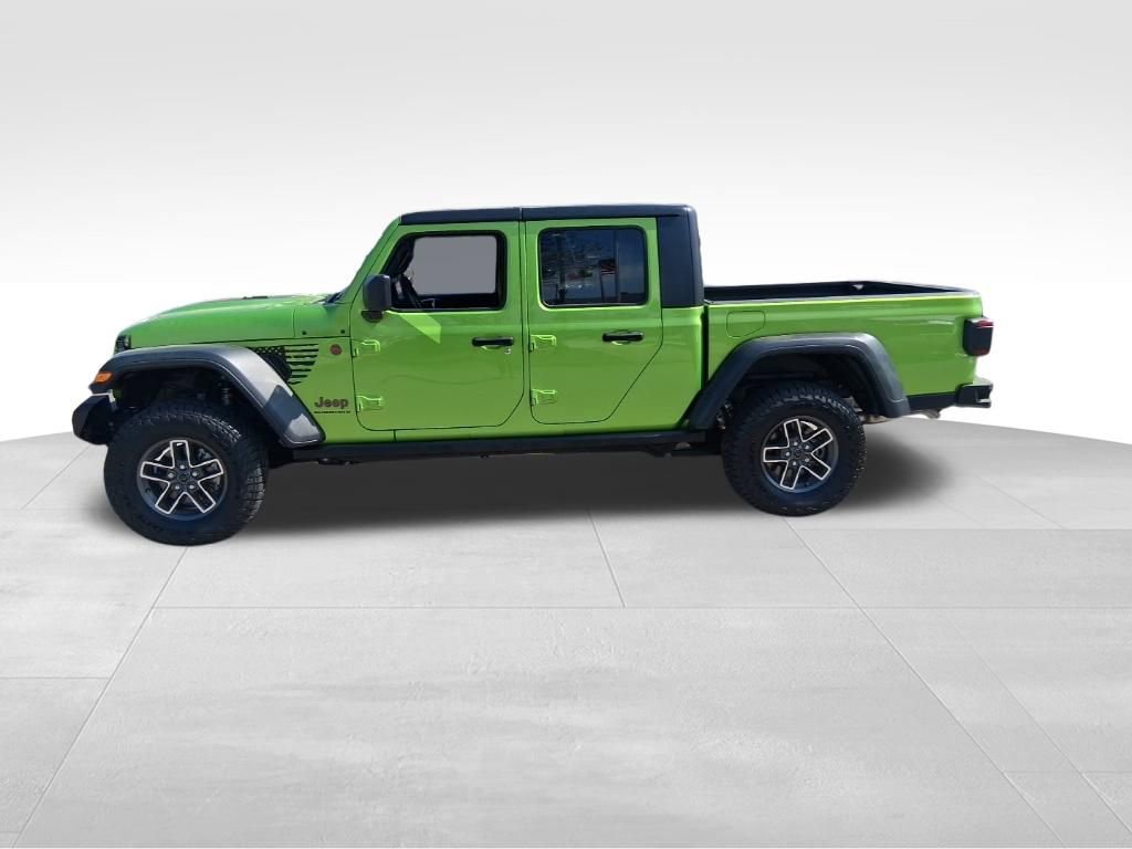 Used 2025 Jeep Gladiator Mojave w/ Convenience Group AWD/4WD image 2