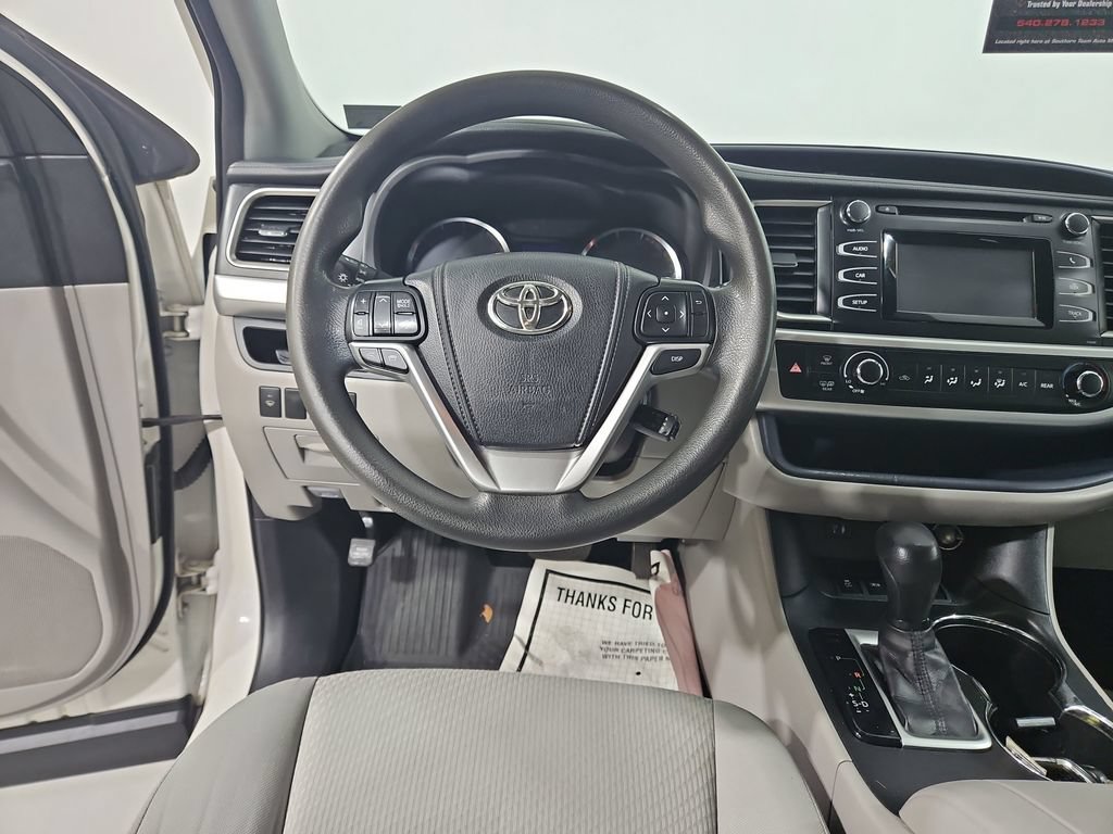 Used 2014 Toyota Highlander LE FWD image 14
