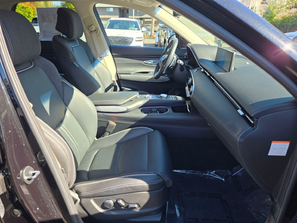 Used 2025 Genesis Electrified GV70 AWD/4WD image 12