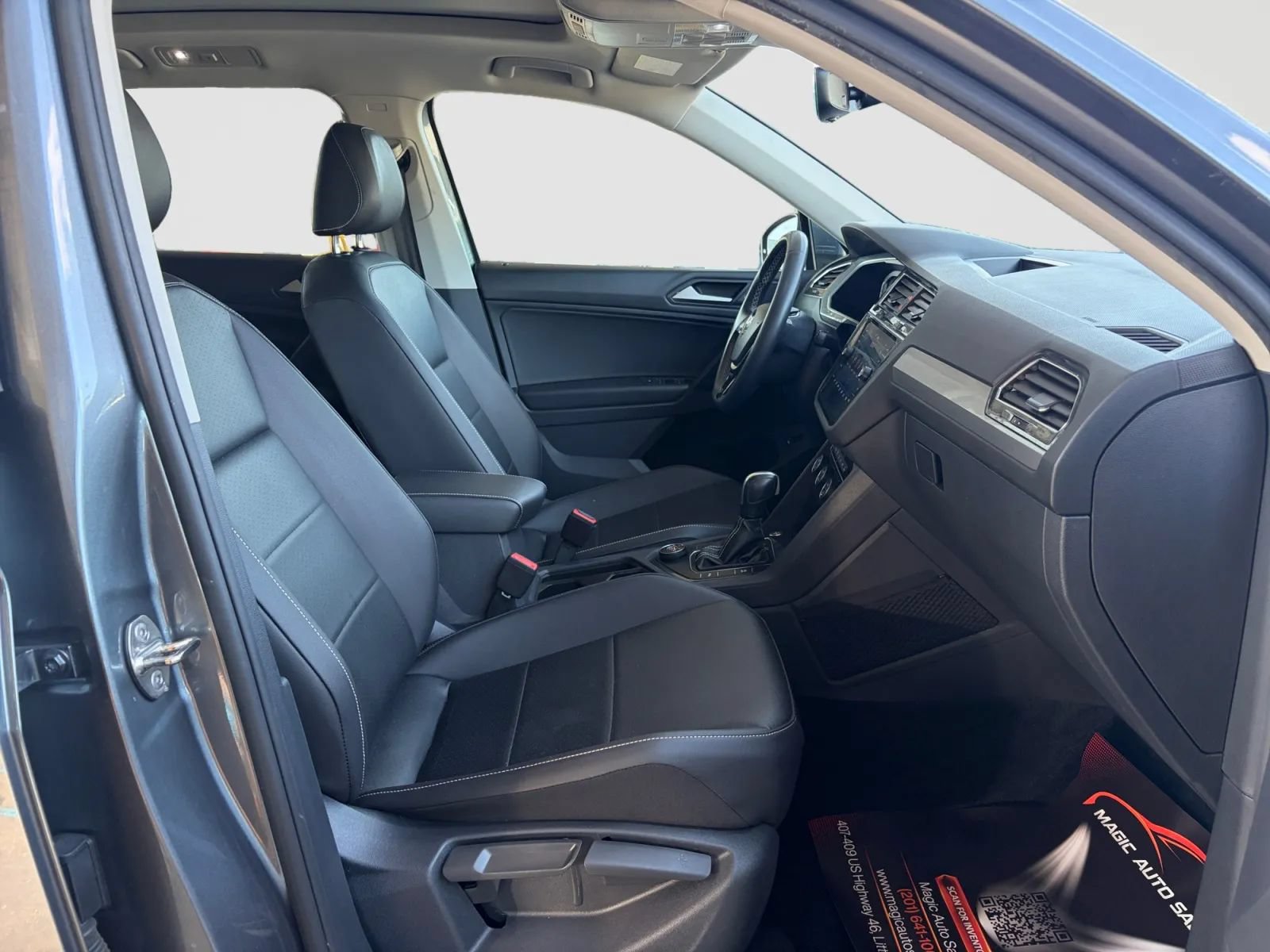 Used 2021 Volkswagen Tiguan SEL AWD/4WD image 20