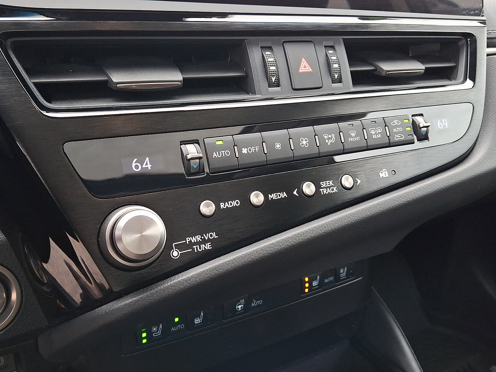Certified 2024 Lexus ES 350 w/ Premium Package FWD image 17