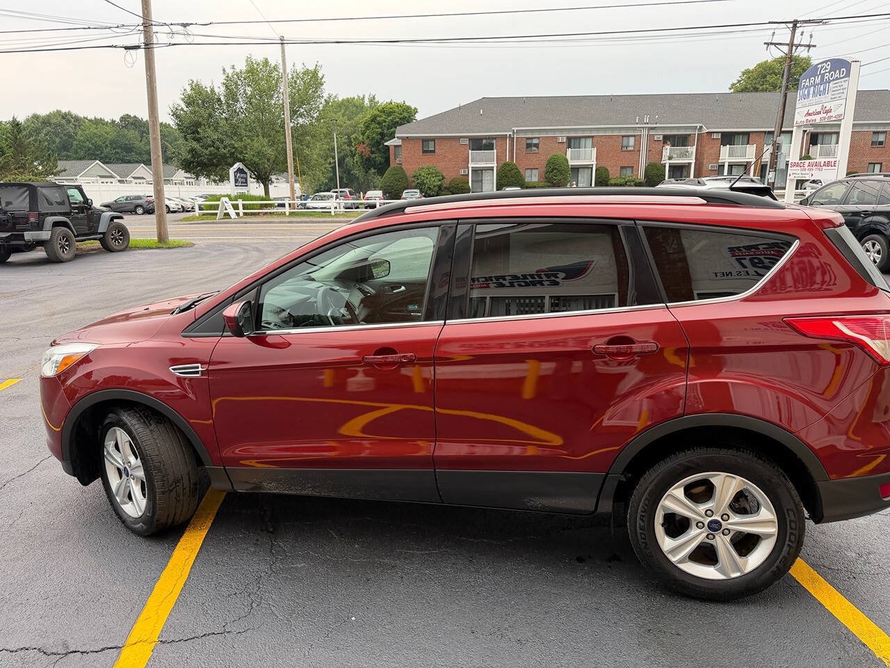 Used 2016 Ford Escape SE w/ Equipment Group 201A AWD/4WD image 4