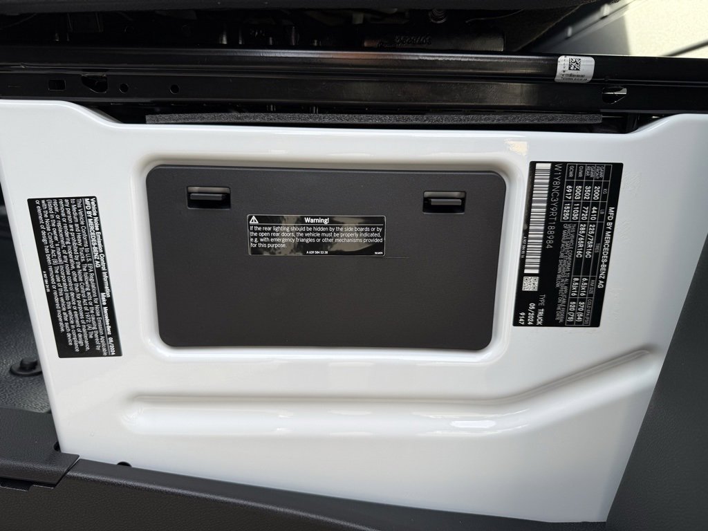 Used 2024 Mercedes-Benz Sprinter 3500 image 22