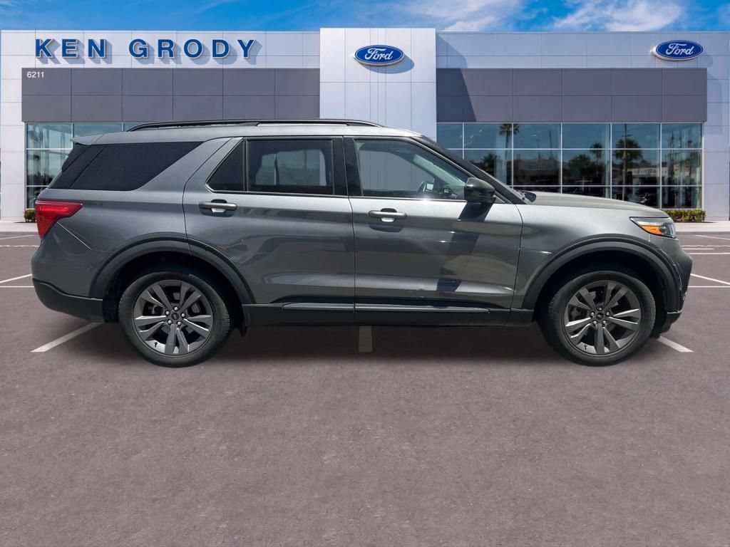 Used 2023 Ford Explorer XLT w/ Equipment Group 202A RWD image 11