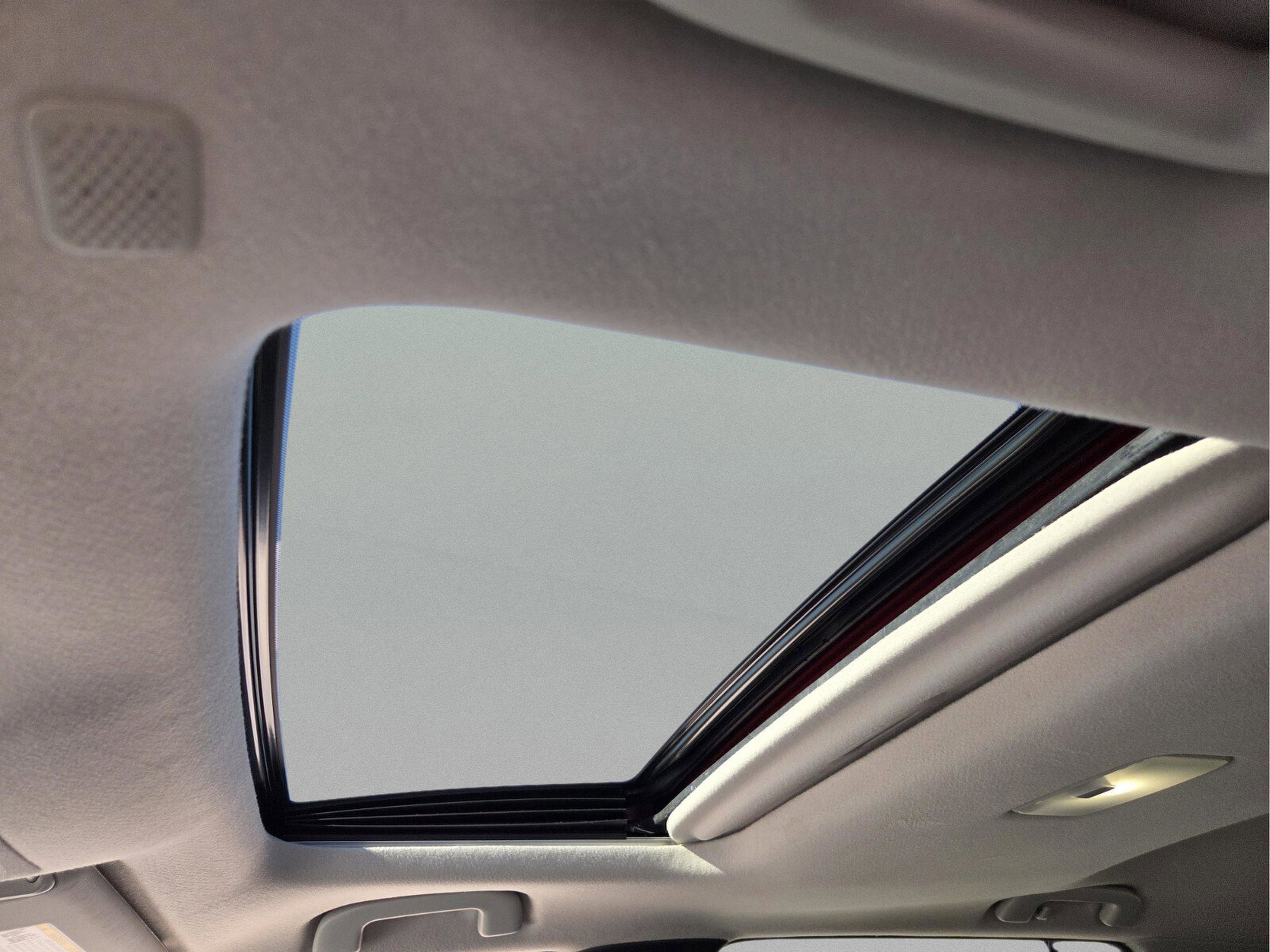 Used 2022 Toyota Corolla Cross XLE w/ Convenience Package AWD/4WD image 23