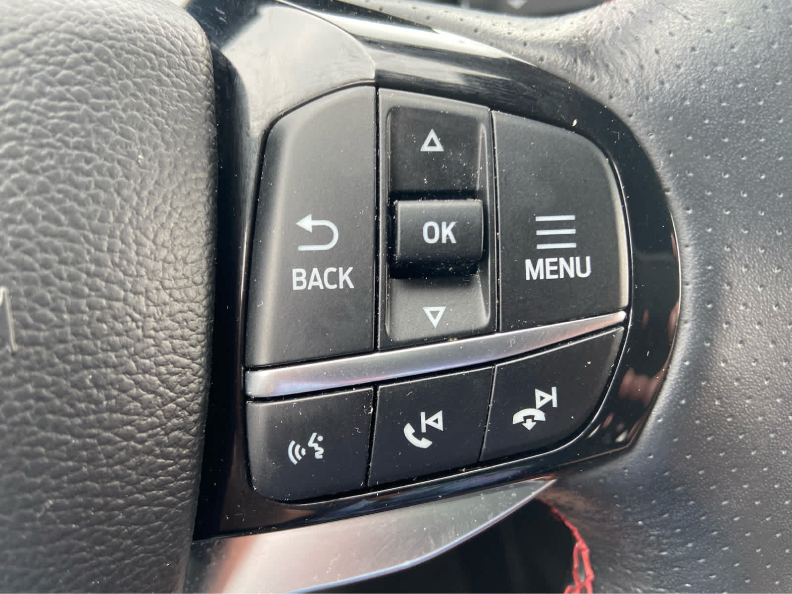Used 2023 Ford Explorer ST-Line w/ Class IV Trailer Tow Package AWD/4WD image 23