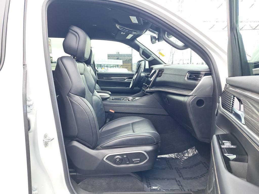 Used 2022 Jeep Wagoneer Series III image 17