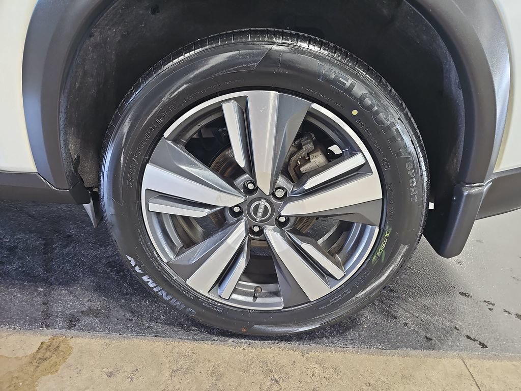 Used 2023 Nissan Rogue SL AWD/4WD image 32