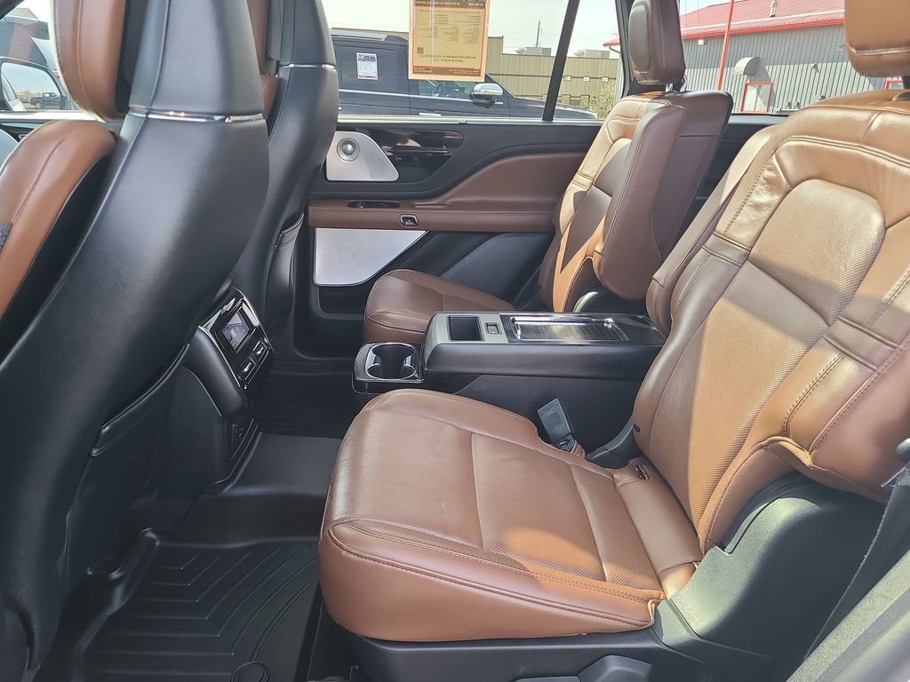 Used 2022 Lincoln Aviator Reserve w/ Equipment Group 201A AWD/4WD image 39