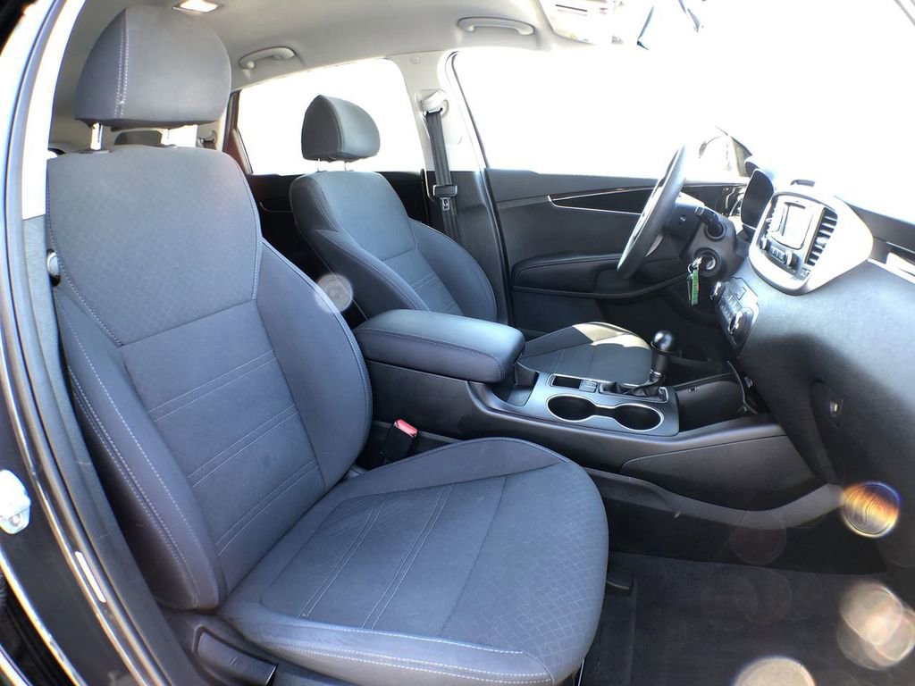 Used 2018 Kia Sorento LX image 43