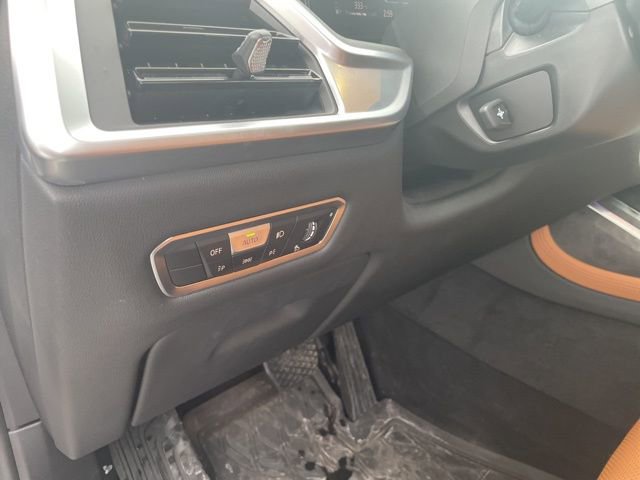 Used 2023 BMW X7 xDrive40i w/ Premium Package image 12