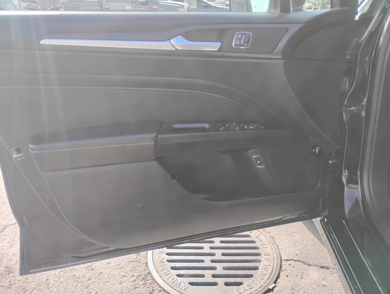 Used 2020 Ford Fusion Titanium image 12