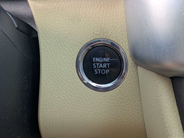 Used 2014 Toyota Highlander XLE FWD image 31