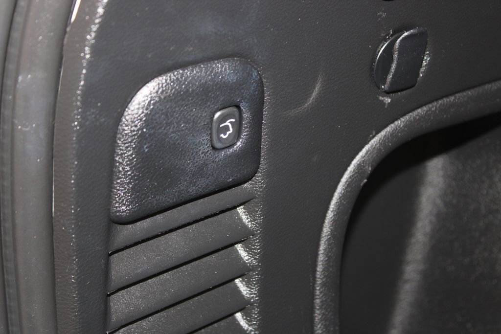 Used 2022 Jeep Grand Cherokee Laredo X image 29