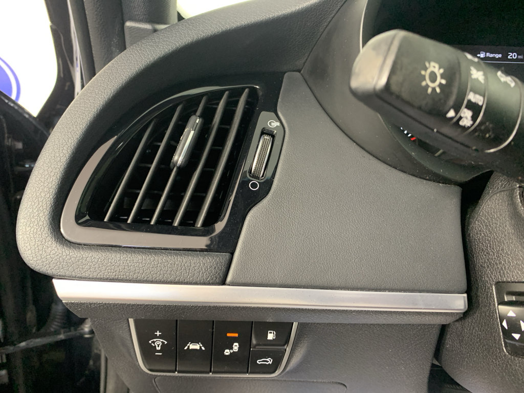 Used 2018 Kia Stinger GT2 AWD/4WD image 15