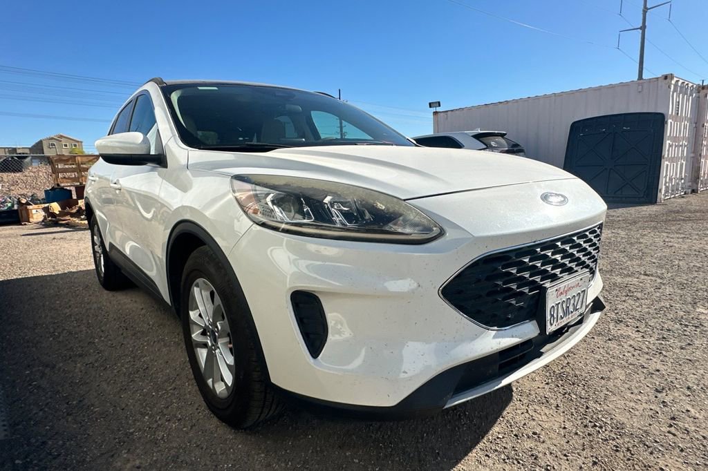 Used 2020 Ford Escape SE image 2