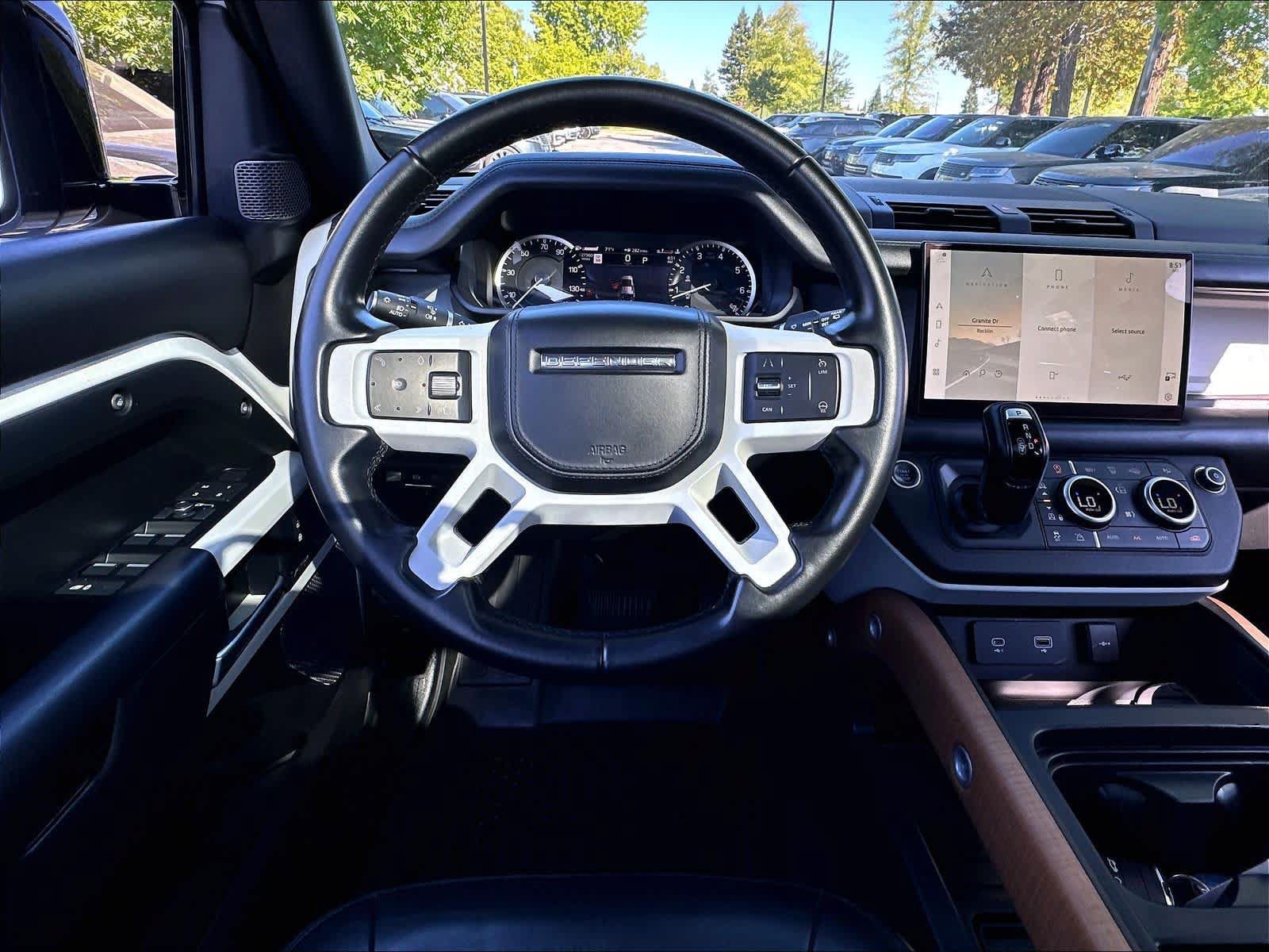 Used 2023 Land Rover Defender 110 SE AWD/4WD image 8