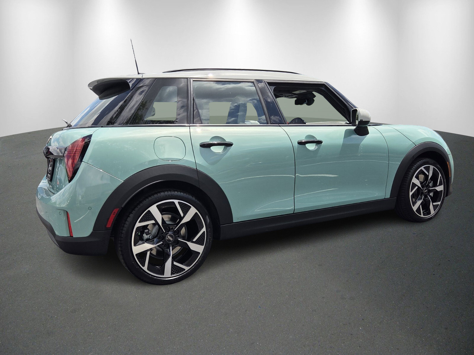 Certified 2025 MINI Cooper S image 7