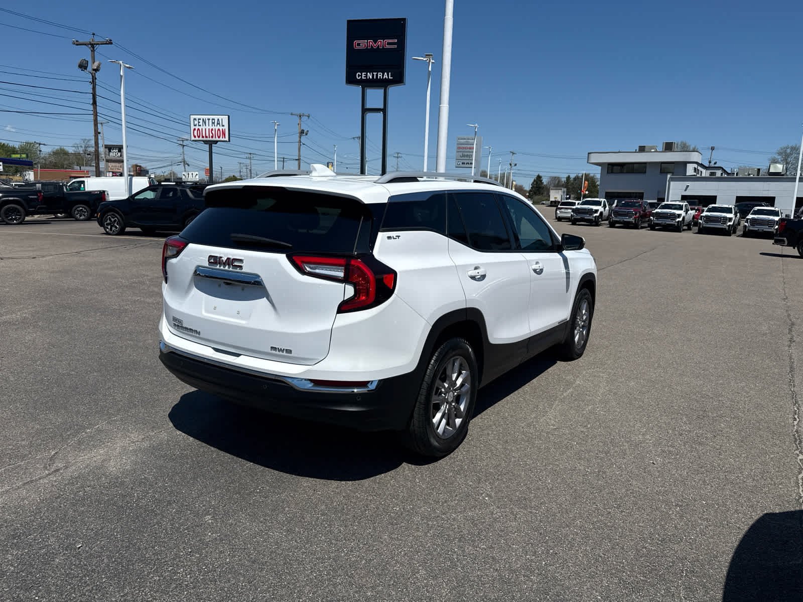 Certified 2022 GMC Terrain SLT w/ Tech Package AWD/4WD image 5