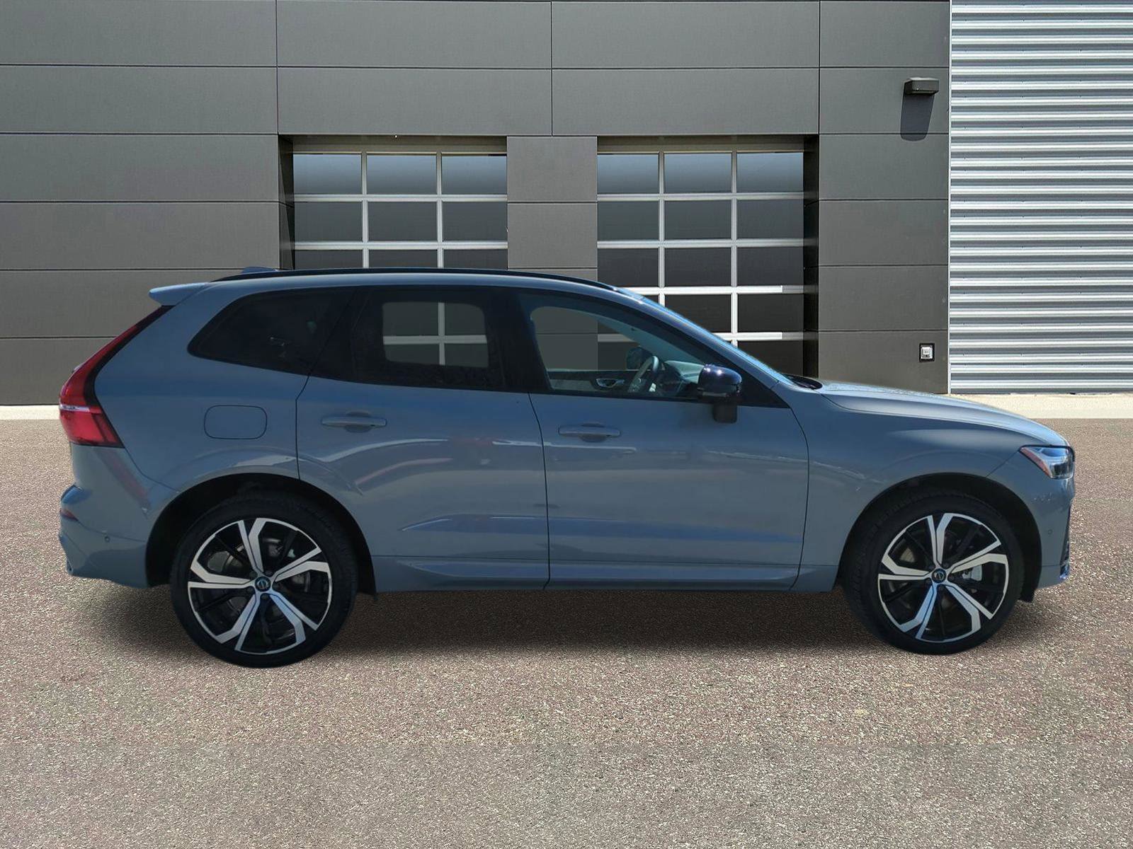 Used 2025 Volvo XC60 T8 Ultra w/ Protection Package Premier image 8