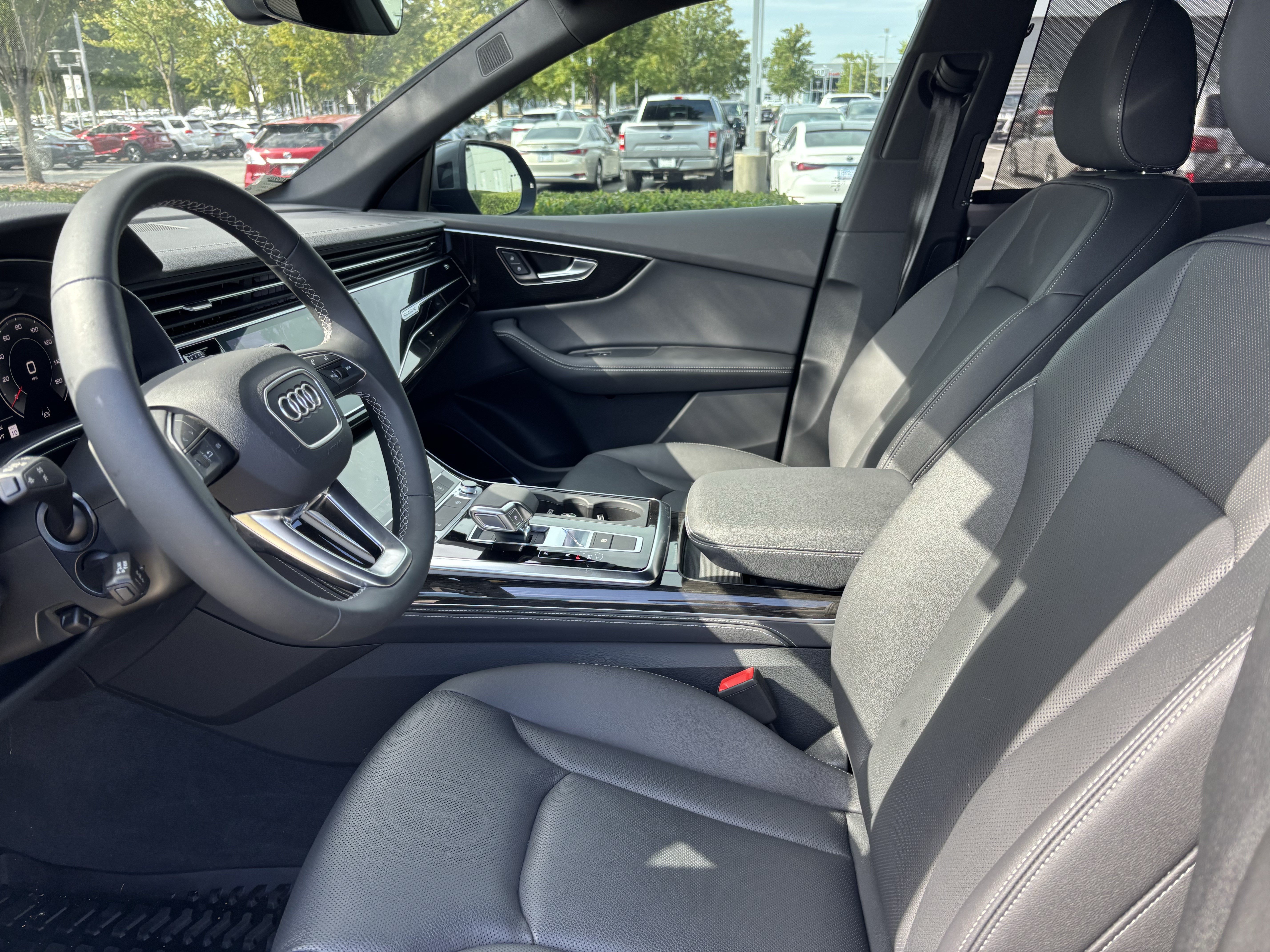 Used 2025 Audi Q8 Premium Plus AWD/4WD image 17