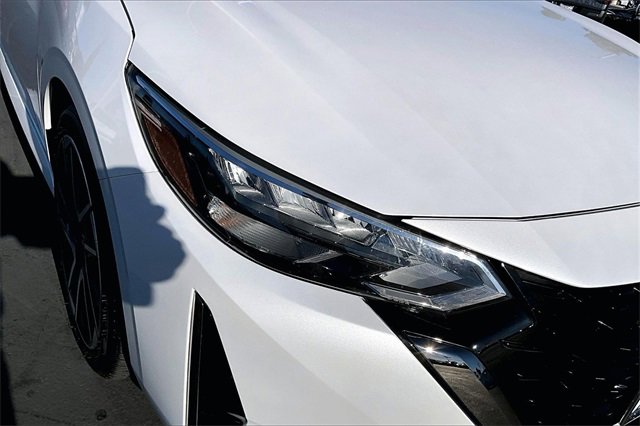 Certified 2025 Nissan Sentra SR image 30