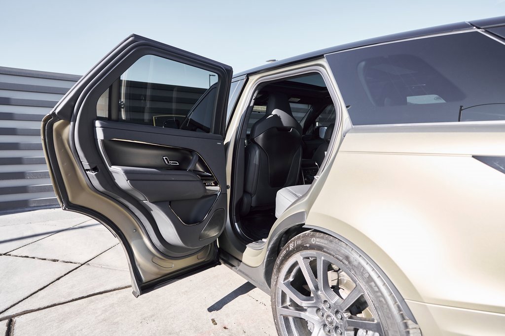 Used 2024 Land Rover Range Rover Sport SV Edition One Carbon Bronze image 29