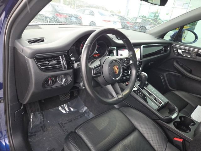 Used 2024 Porsche Macan image 27
