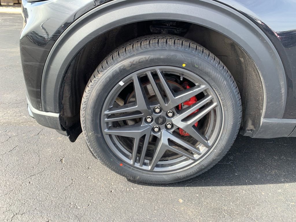 Used 2025 Ford Explorer ST-Line w/ ST-Line Street Pack image 9