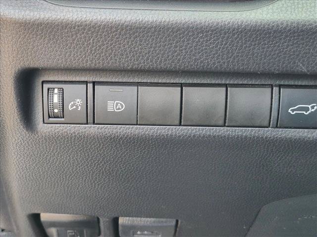 Used 2021 Toyota RAV4 XLE w/ Convenience Package FWD image 13