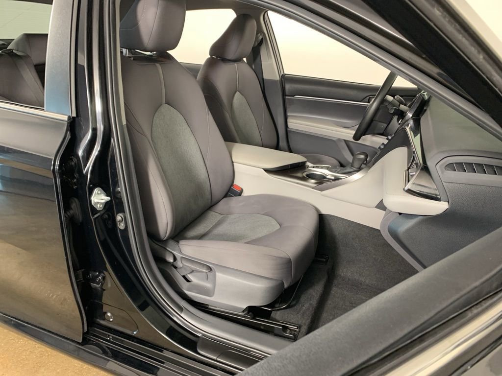 Used 2021 Toyota Camry LE FWD image 35