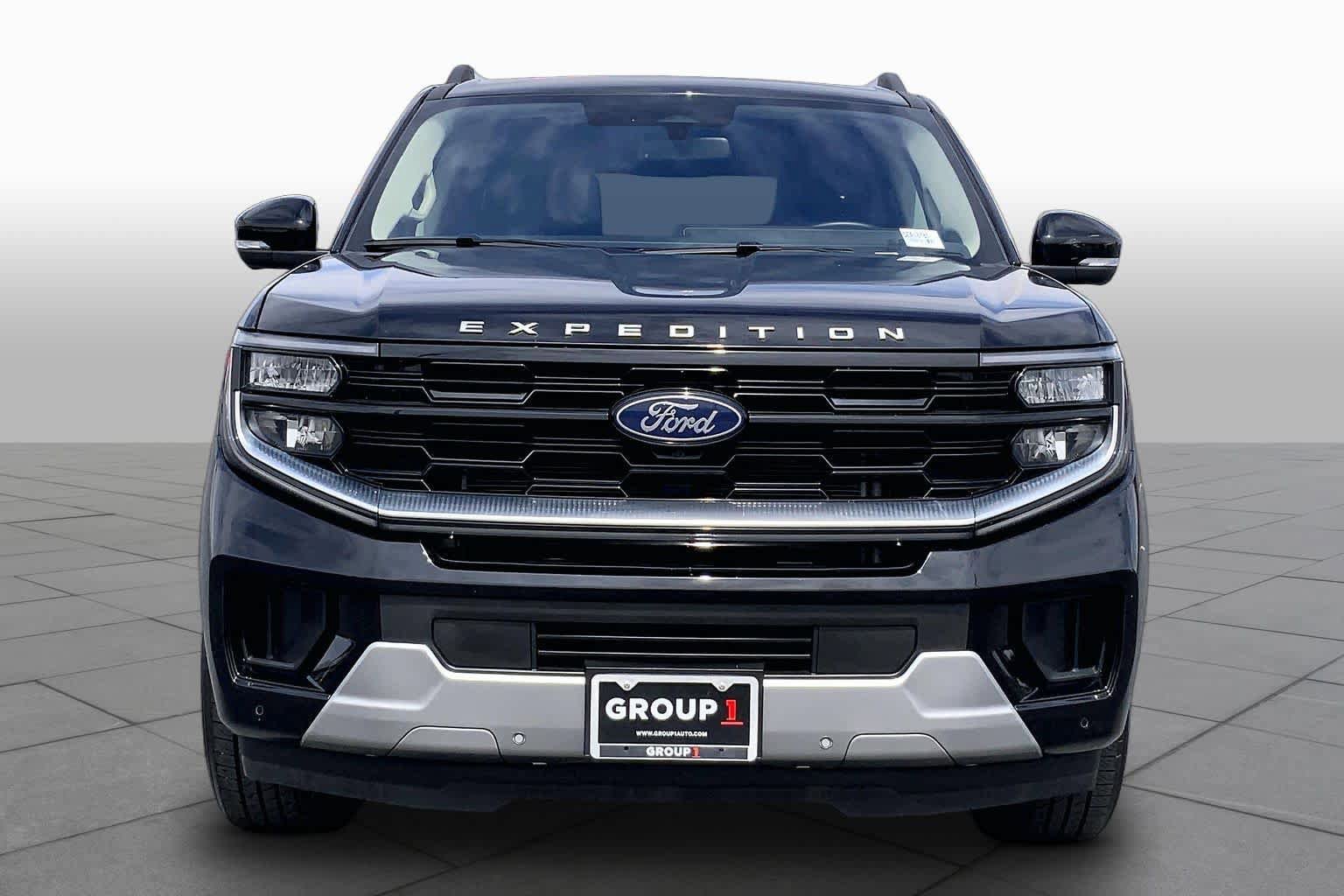 Used 2025 Ford Expedition Platinum AWD/4WD image 4