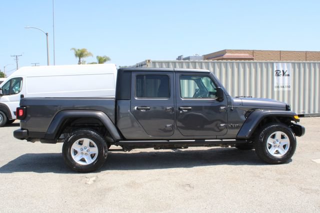 Used 2022 Jeep Gladiator Sport AWD/4WD image 3