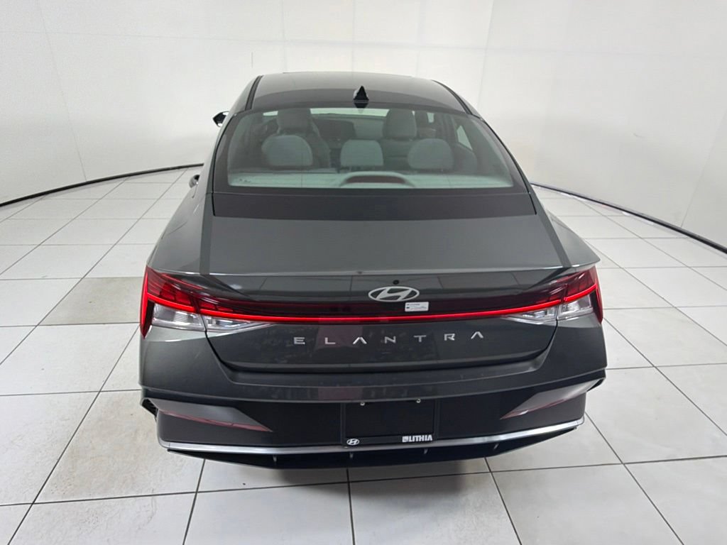 Certified 2025 Hyundai Elantra SEL FWD image 6
