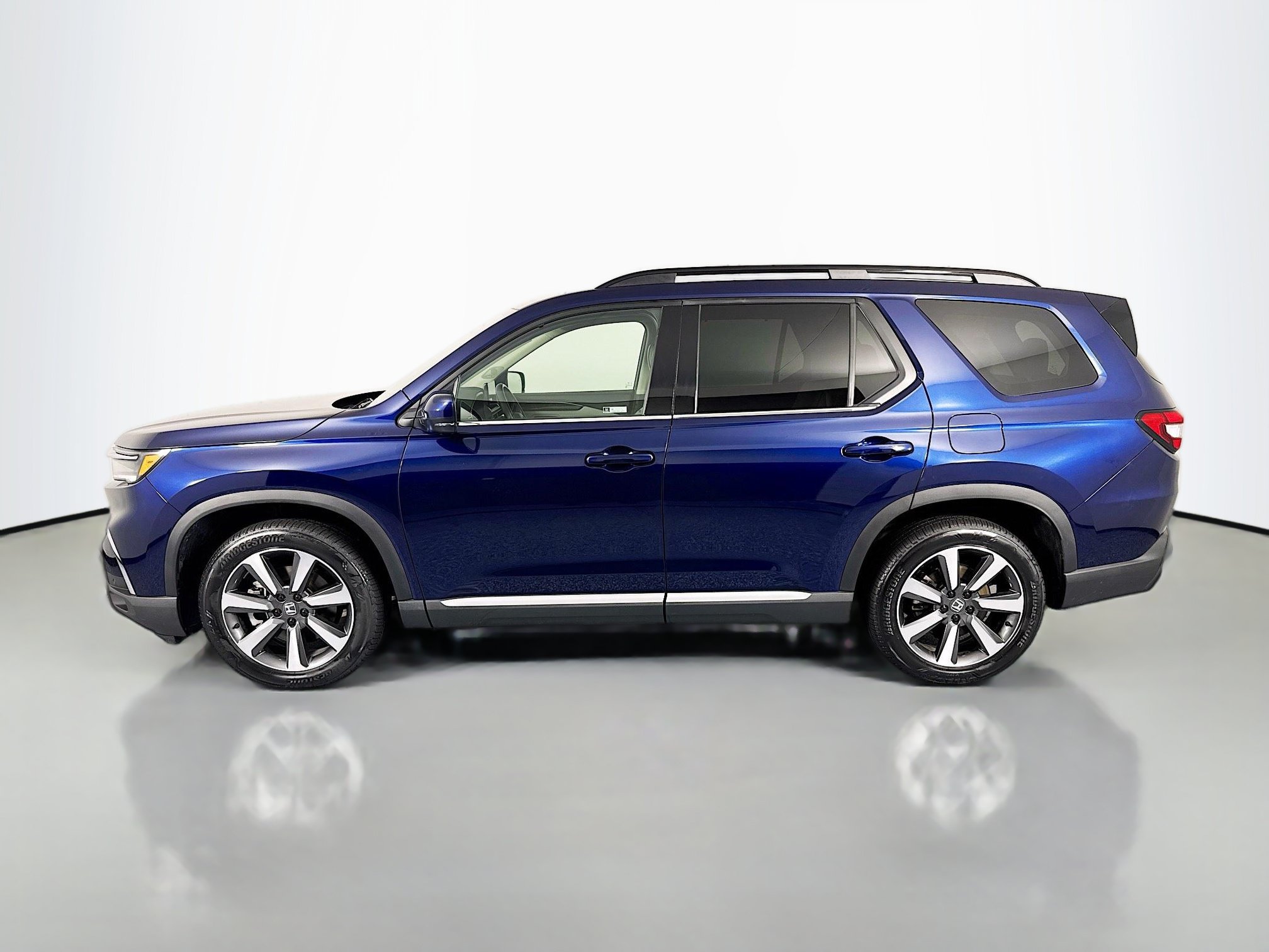 Certified 2023 Honda Pilot Elite image 8