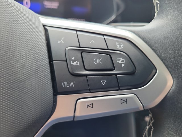 Certified 2024 Volkswagen Taos SE w/ Panoramic Sunroof Package FWD image 32