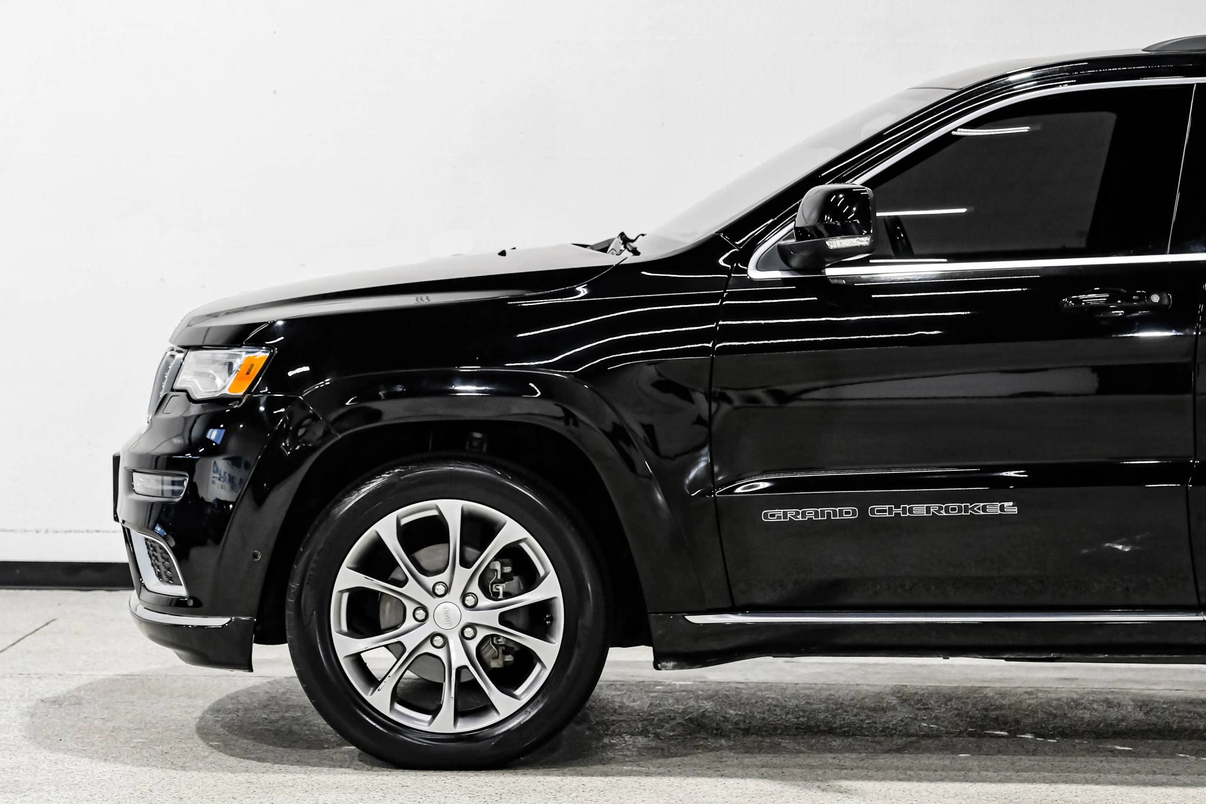 Used 2019 Jeep Grand Cherokee Summit w/ Platinum Series Group AWD/4WD image 12
