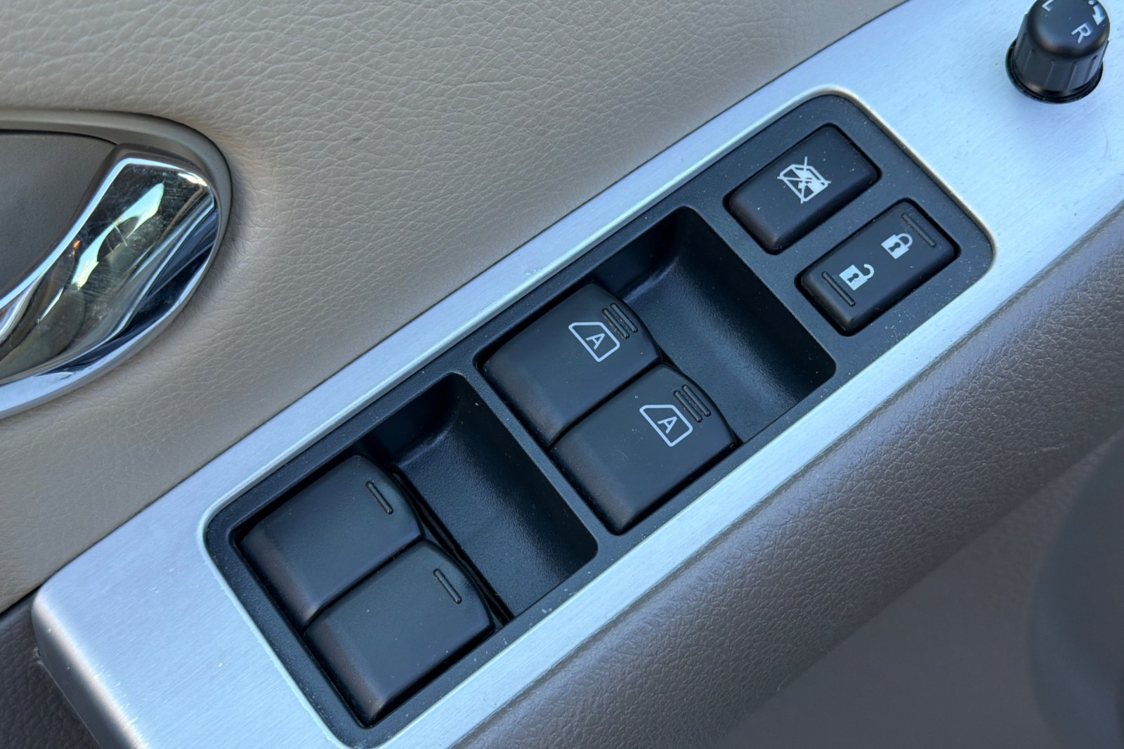 Used 2013 Nissan Murano SV AWD/4WD image 14