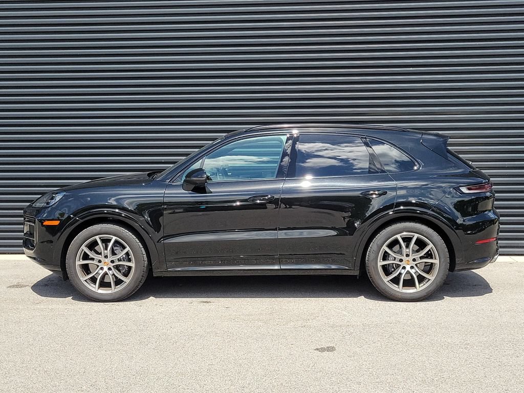 Certified 2025 Porsche Cayenne AWD/4WD image 2