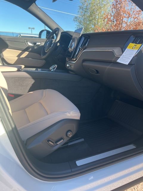 New 2026 Volvo XC60 B5 Plus w/ Protection Package Premier image 25