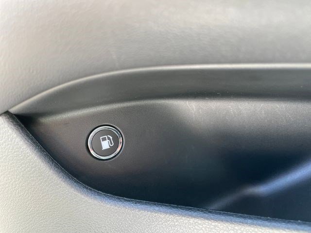 Certified 2023 Chrysler Pacifica Limited FWD image 33