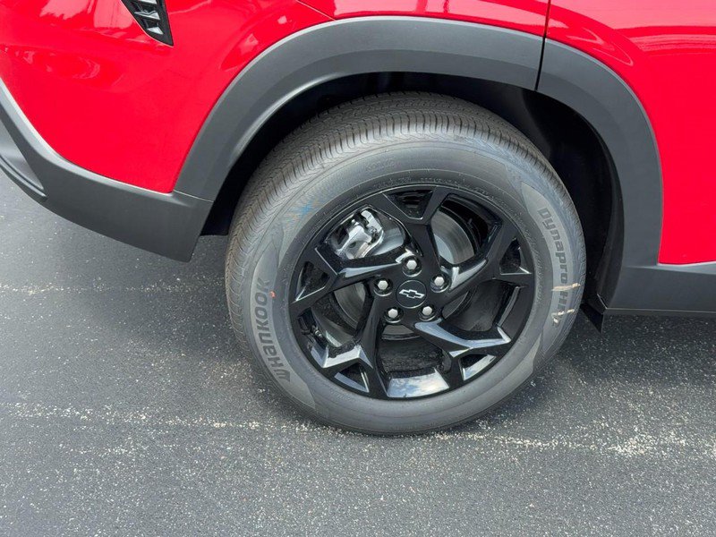 New 2026 Chevrolet Trax LT w/ Driver Confidence Package FWD image 4