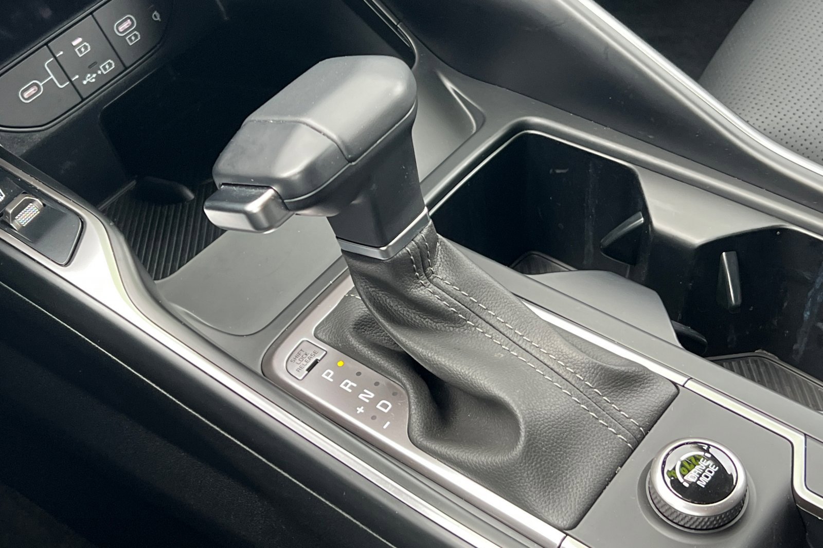 Certified 2025 Kia Sorento S image 35