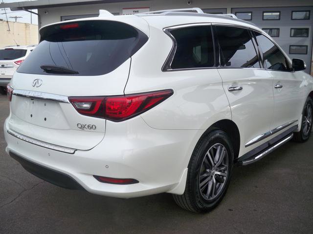 Used 2019 INFINITI QX60 Luxe w/ Essential Package image 3